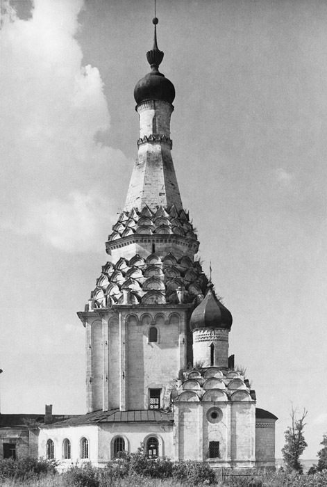 Что такое шатровый храм. kaverznev 030b. Что такое шатровый храм фото. Что такое шатровый храм-kaverznev 030b. картинка Что такое шатровый храм. картинка kaverznev 030b. Шатровые храмы при грандиозной внешней составляющей несли на себе и глубокую смысловую нагрузку. Символические значения храмов осмысливаются и понимаются учеными по-разному. Например, считается, что шатровый храм представляет собой архитектурную модель пути к Небесному Царствию и является местом соединения земного квадрата (символа тварного мира) с небесным кругом (символом вечности).